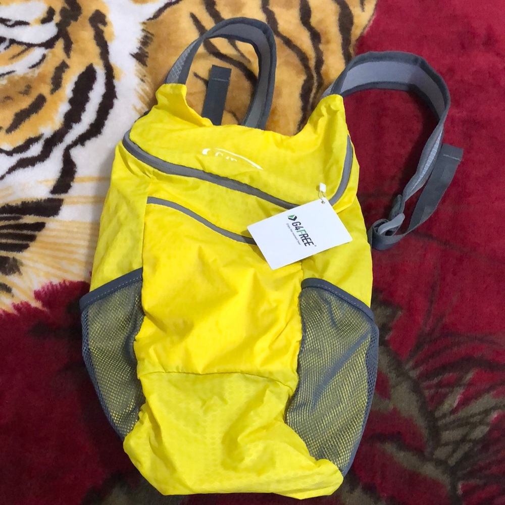 G4 FREE MINIATURE WATERPROOF BACKPACK